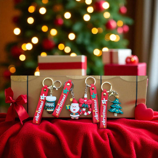 4pcs Adorable Christmas Themed Keychain Gift Set